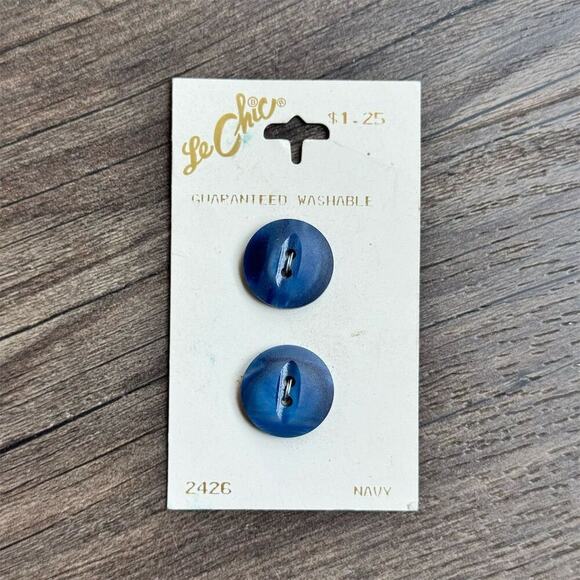 NEW Vintage 1950's Le Chic Navy Blue 2-Hole Round Flat Buttons On Card 3/4" - Picture 1 of 4